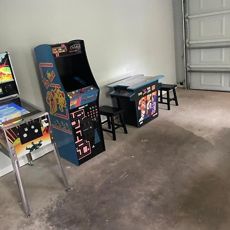 Cozy Home With Arcade, Ping Pong & Fenced Backyard Lawrenceville Ngoại thất bức ảnh